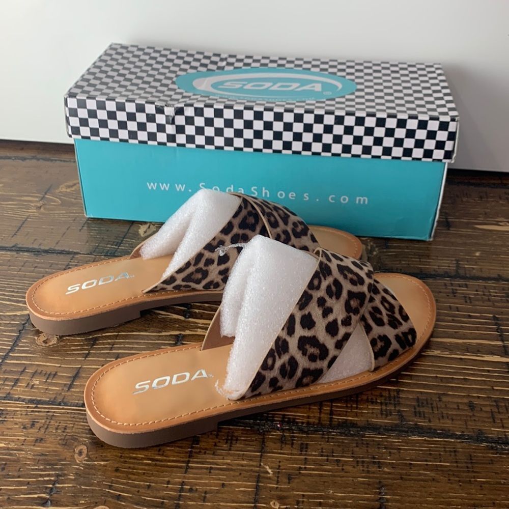 Soda Animal Print Sandals Size 7.5 NIB